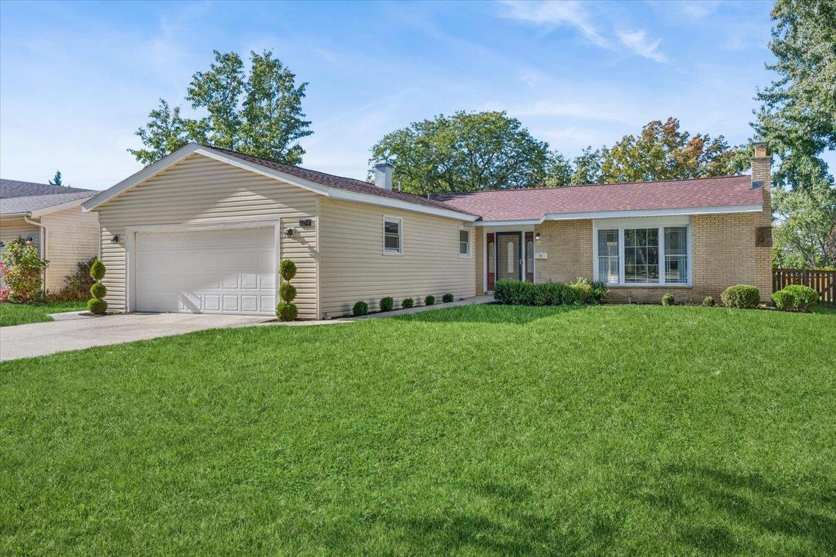 2214 Kingston Dr., Wheaton, IL 60189
