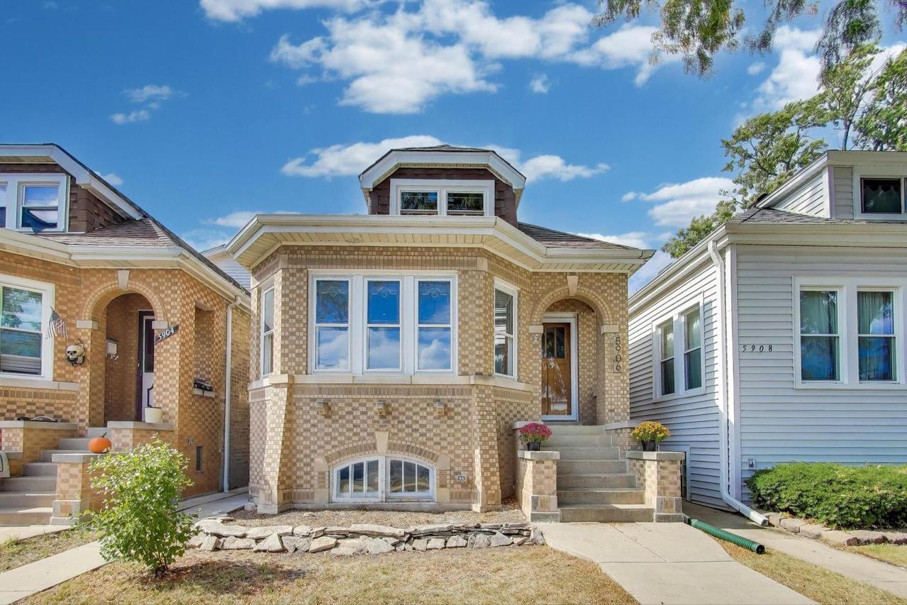 5906 N Mason Ave., Chicago, IL 60646