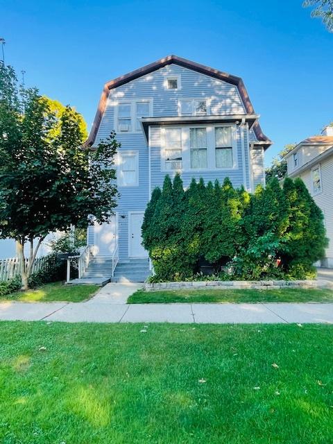 611 N Genesee St., Waukegan, IL 60085