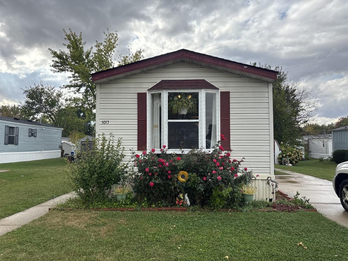 1017 S 9th St., Dekalb, IL 60115