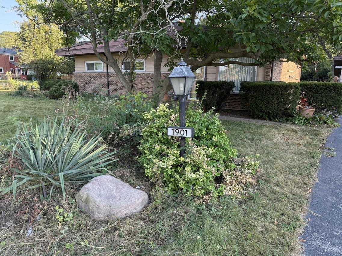 1901 W Plainfield Rd., La Grange Highlands, IL 60525