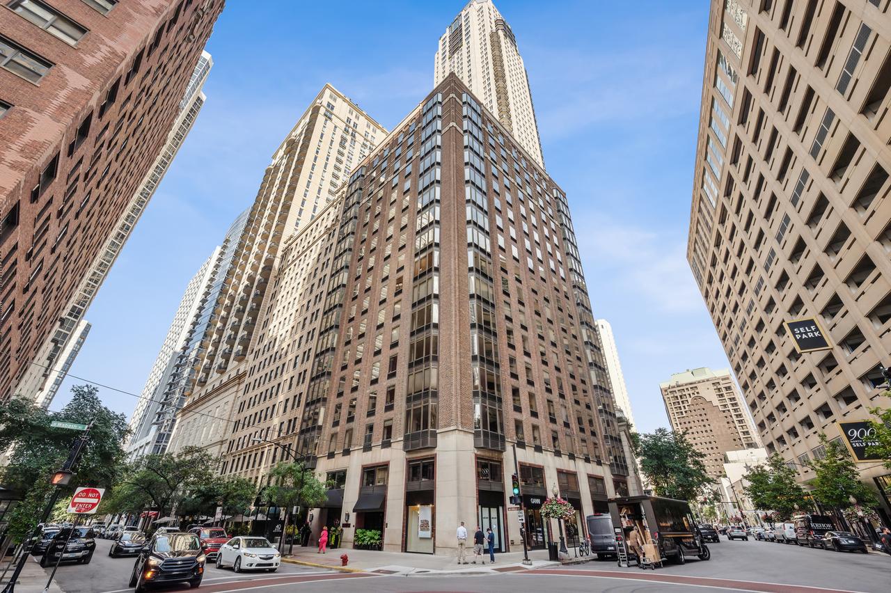 40 E Delaware Pl. #904, Chicago, IL 60611