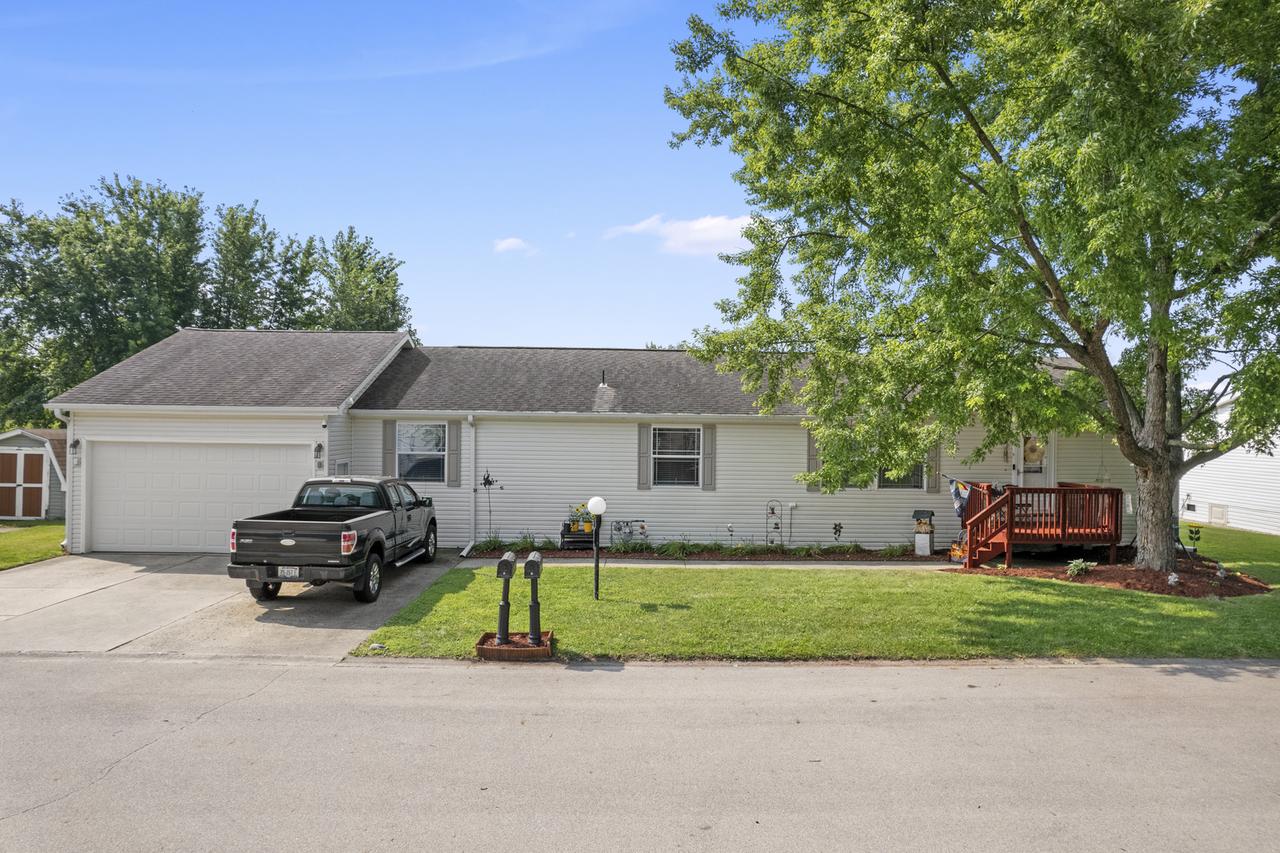 32 Peggy Dr., Sandwich, IL 60548
