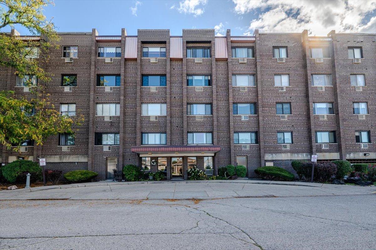 4623 N Chester Ave. #110, Chicago, IL 60656
