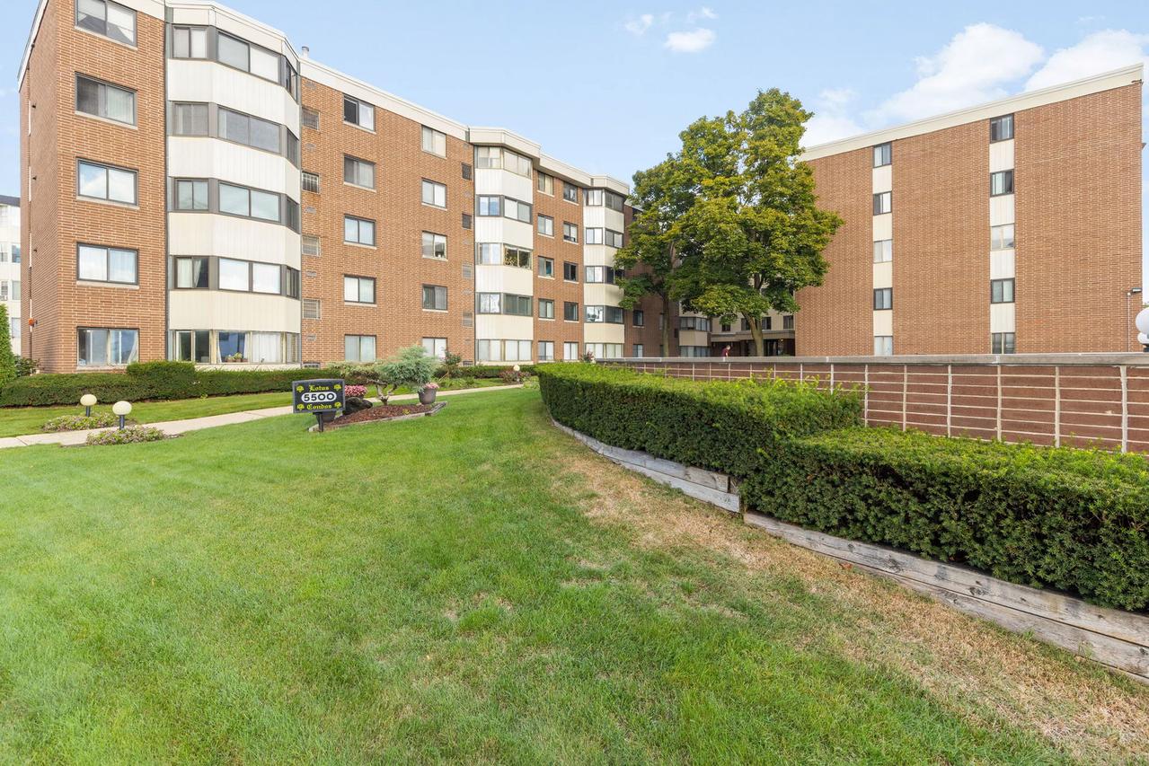 5500 Lincoln Ave. #116E, Morton Grove, IL 60053