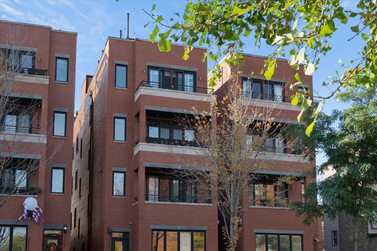 1463 W Grand Ave. #4, Chicago, IL 60642