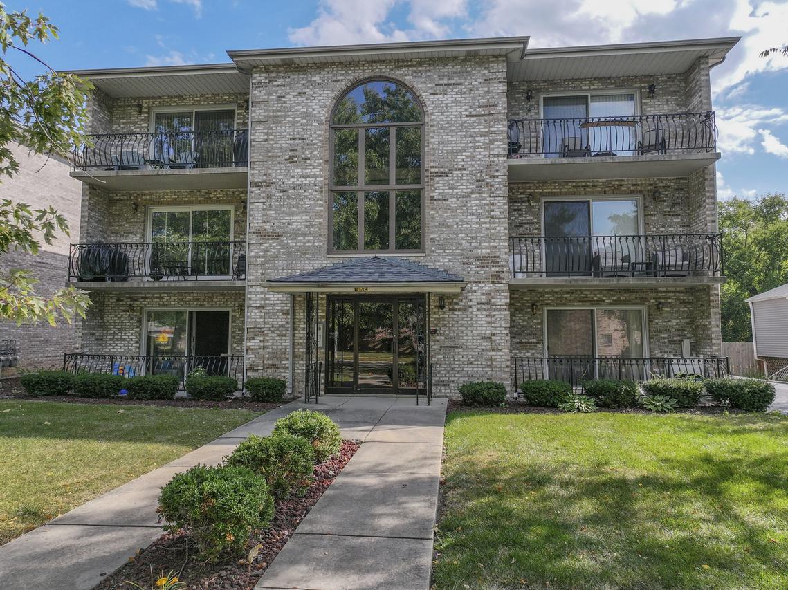 14815 Kenton Ave. #1, Midlothian, IL 60445