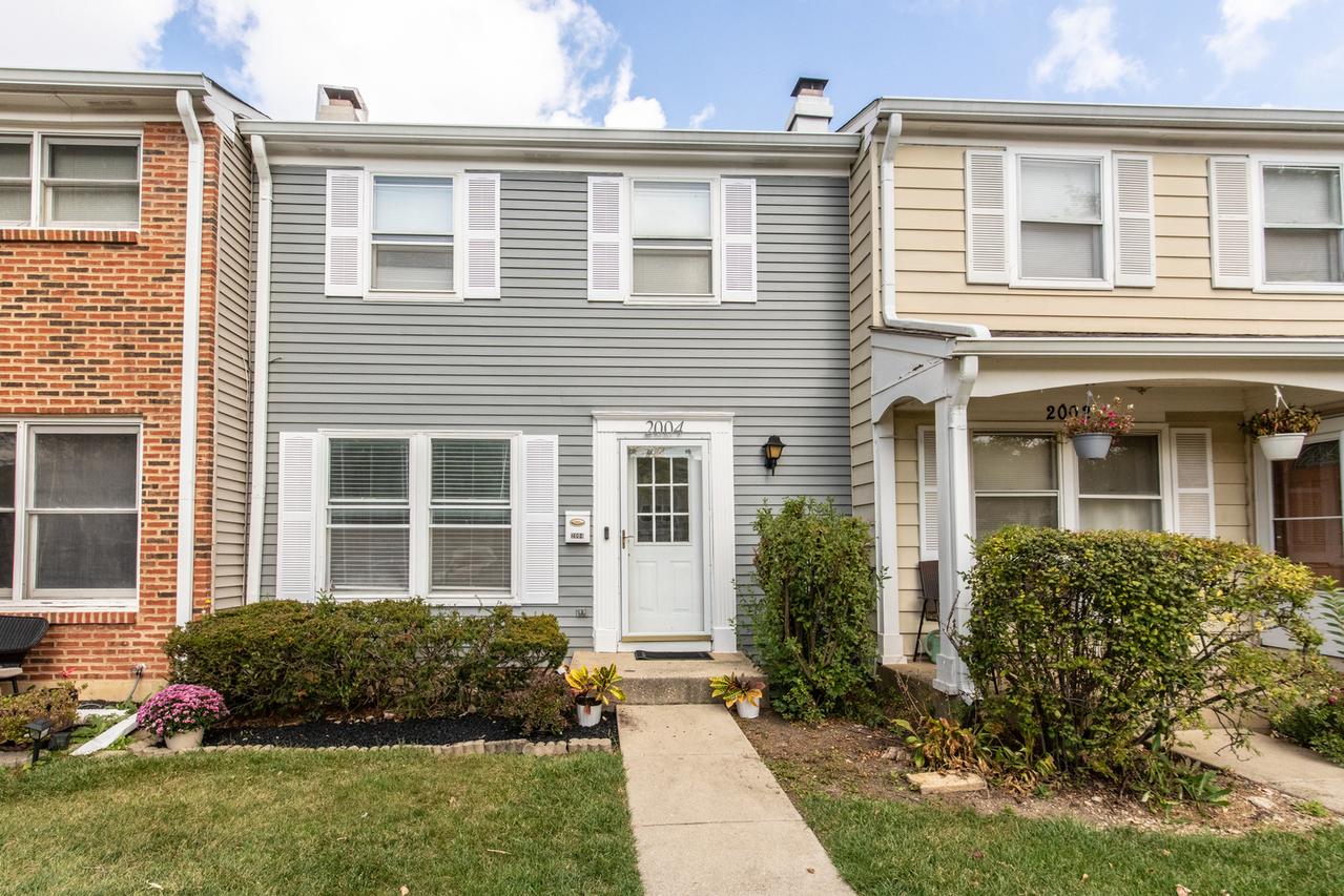 2004 Farnham Ct., Schaumburg, IL 60194