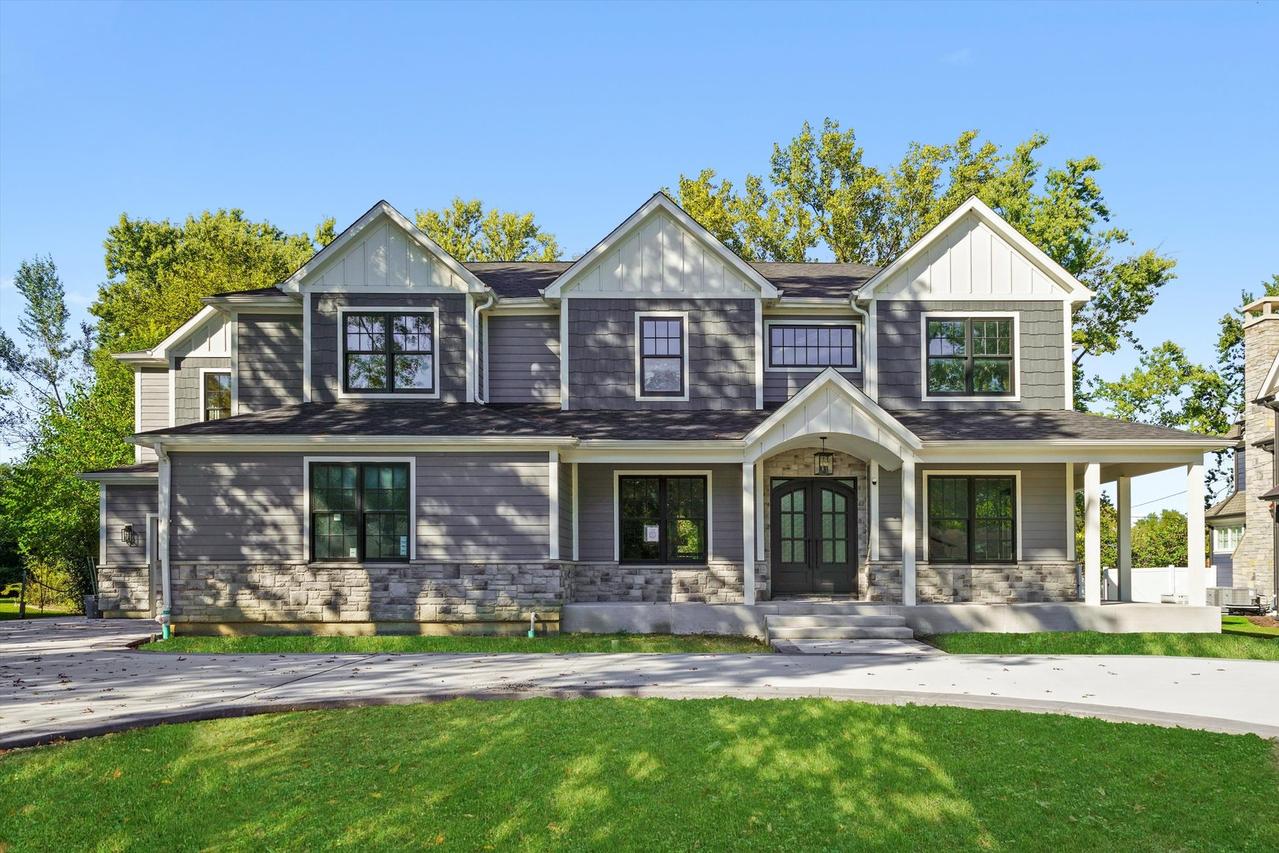 1418 W Maude Ave., Arlington Heights, IL 60004
