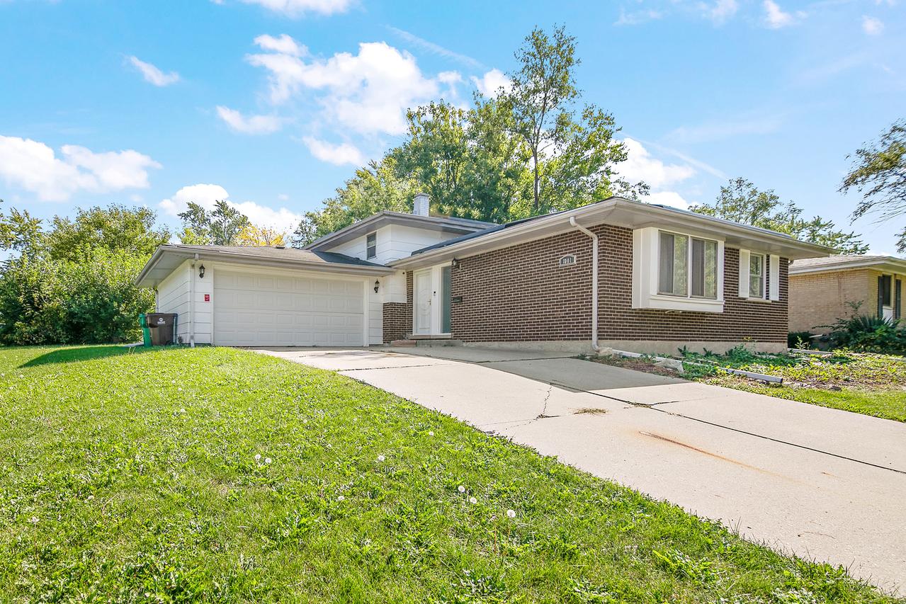 1001 Blackhawk Dr., University Park, IL 60484