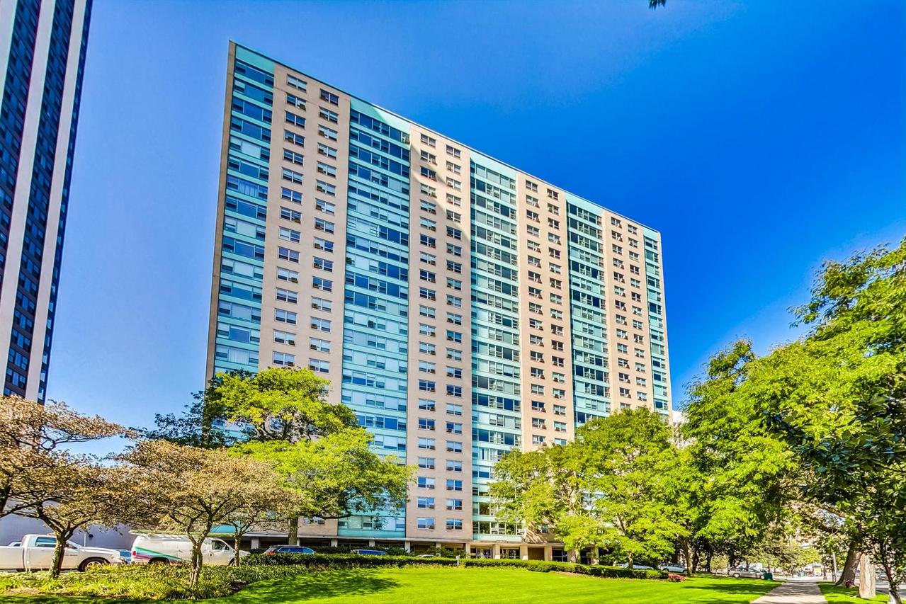 3180 N Lake Shore Dr. #19D, Chicago, IL 60657