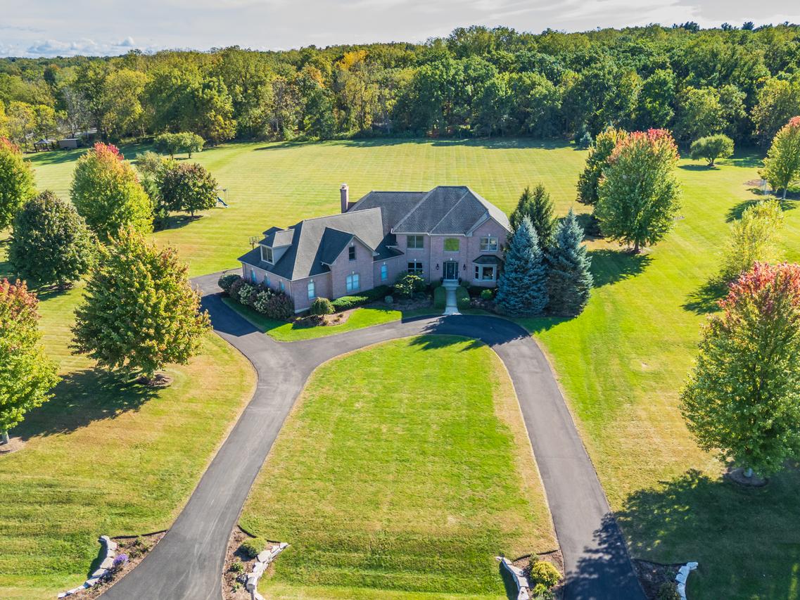 7615 Surini Ln., Crystal Lake, IL 60012