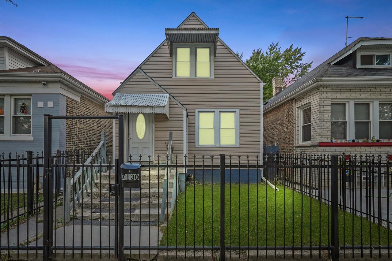 7130 S Seeley Ave., Chicago, IL 60636