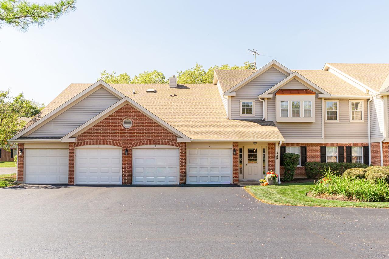 1329 E Evergreen Dr. #1, Palatine, IL 60074