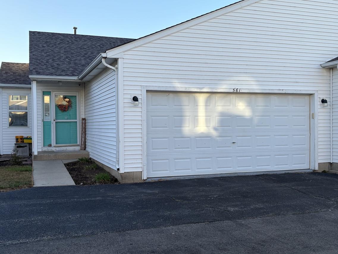 561 Sandy Ct., Harvard, IL 60033