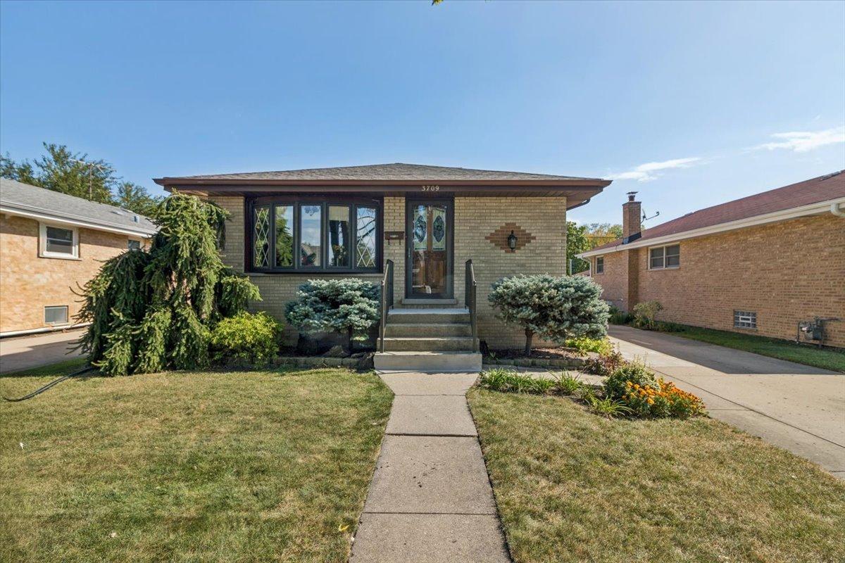 3709 Emerson St., Schiller Park, IL 60176