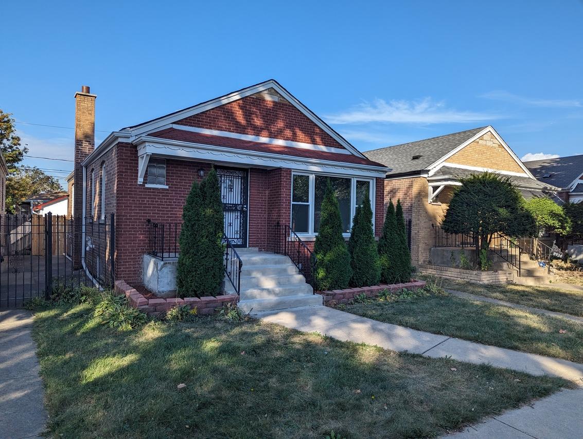8936 S Ridgeland Ave., Chicago, IL 60617
