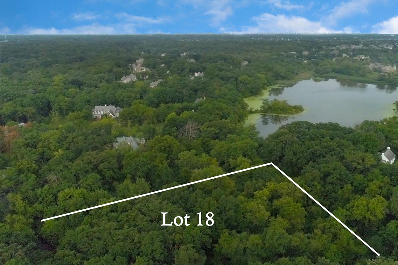 3734 Deerwood Dr., Long Grove, IL 60047