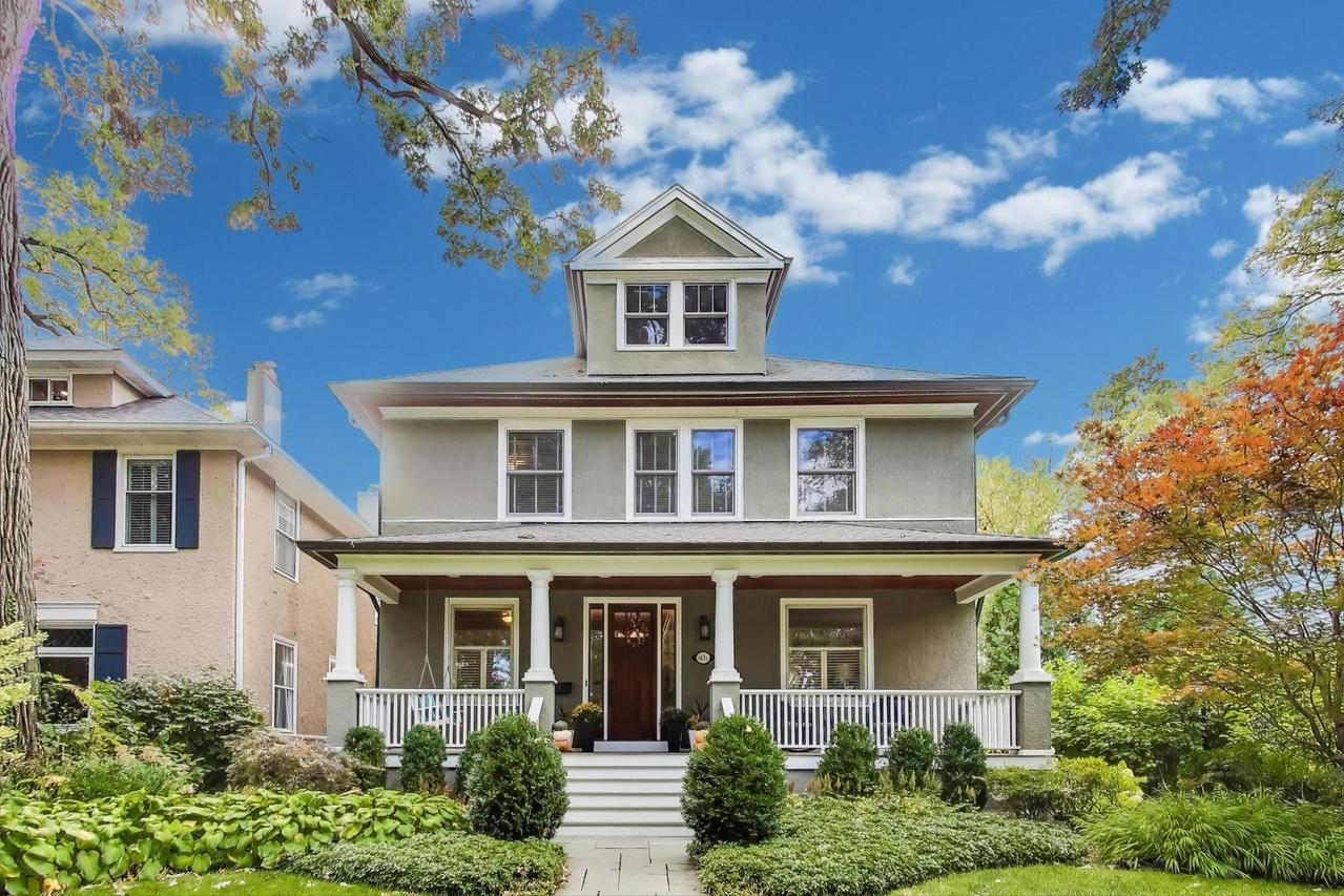 831 Forest Ave., Wilmette, IL 60091