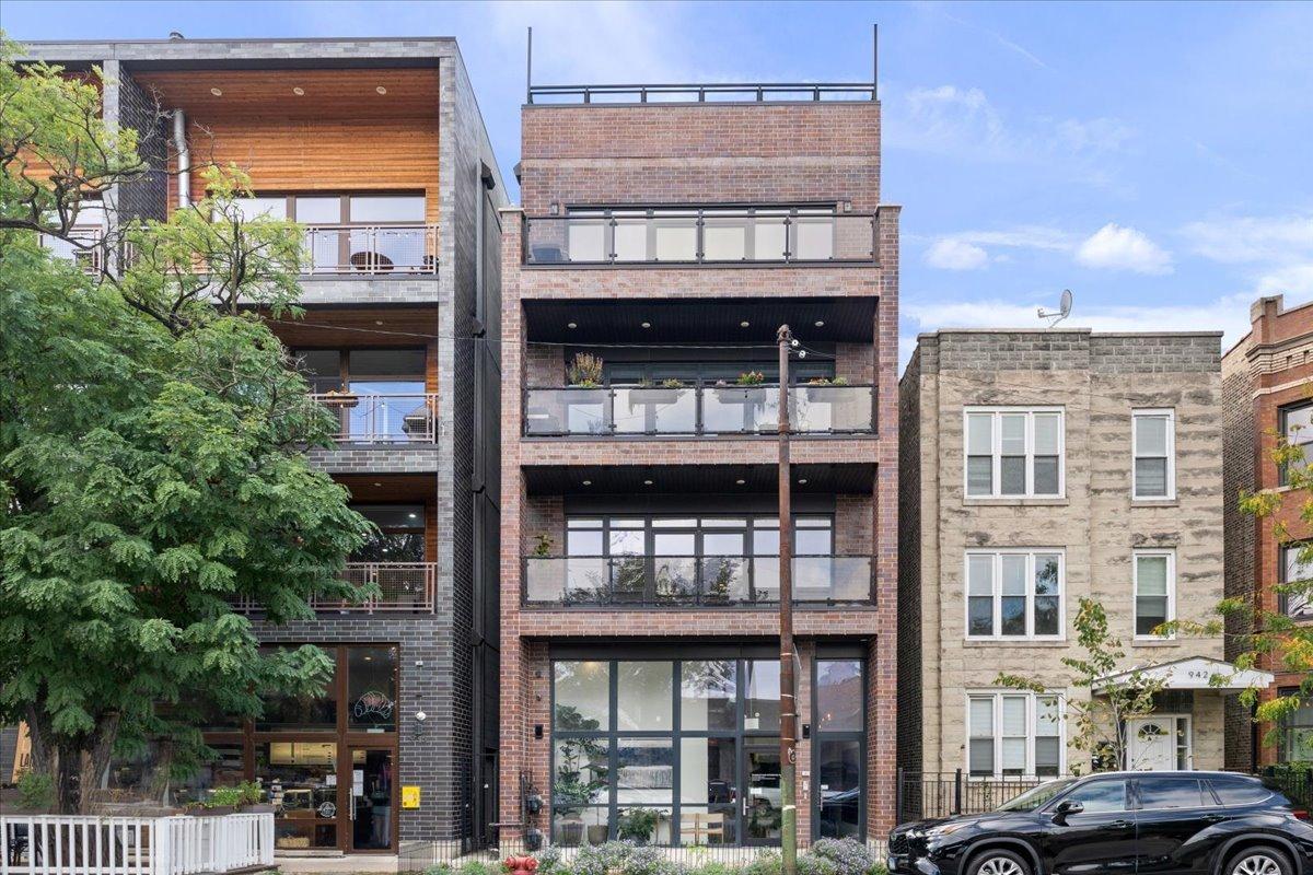 938 N California Ave. #2, Chicago, IL 60622