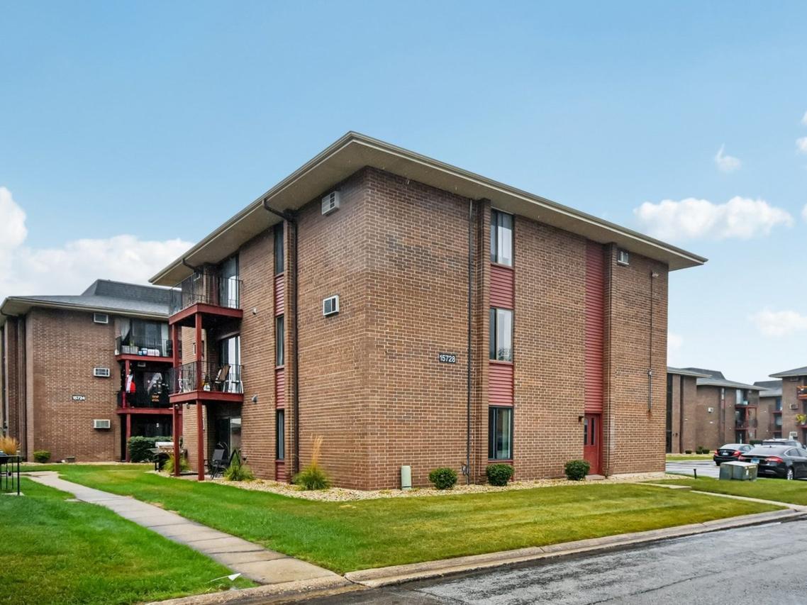 15728 Terrace Dr. #RO1, Oak Forest, IL 60452