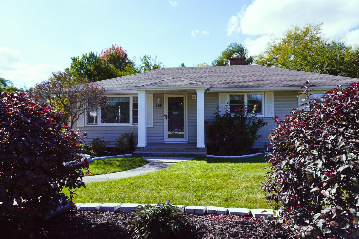 964 Magnolia Ave., Gurnee, IL 60031
