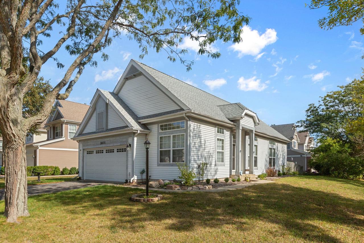 1601 Newgate Ct., Gurnee, IL 60031