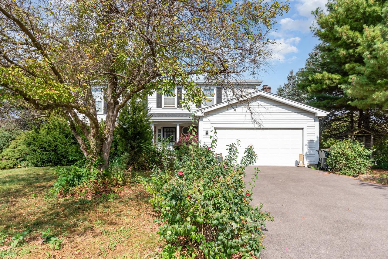 121 S Raddant Rd., Batavia, IL 60510