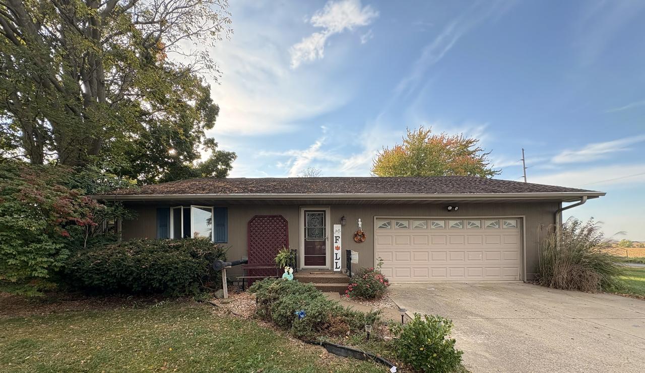 102 Maple St., Cedar Point, IL 61316
