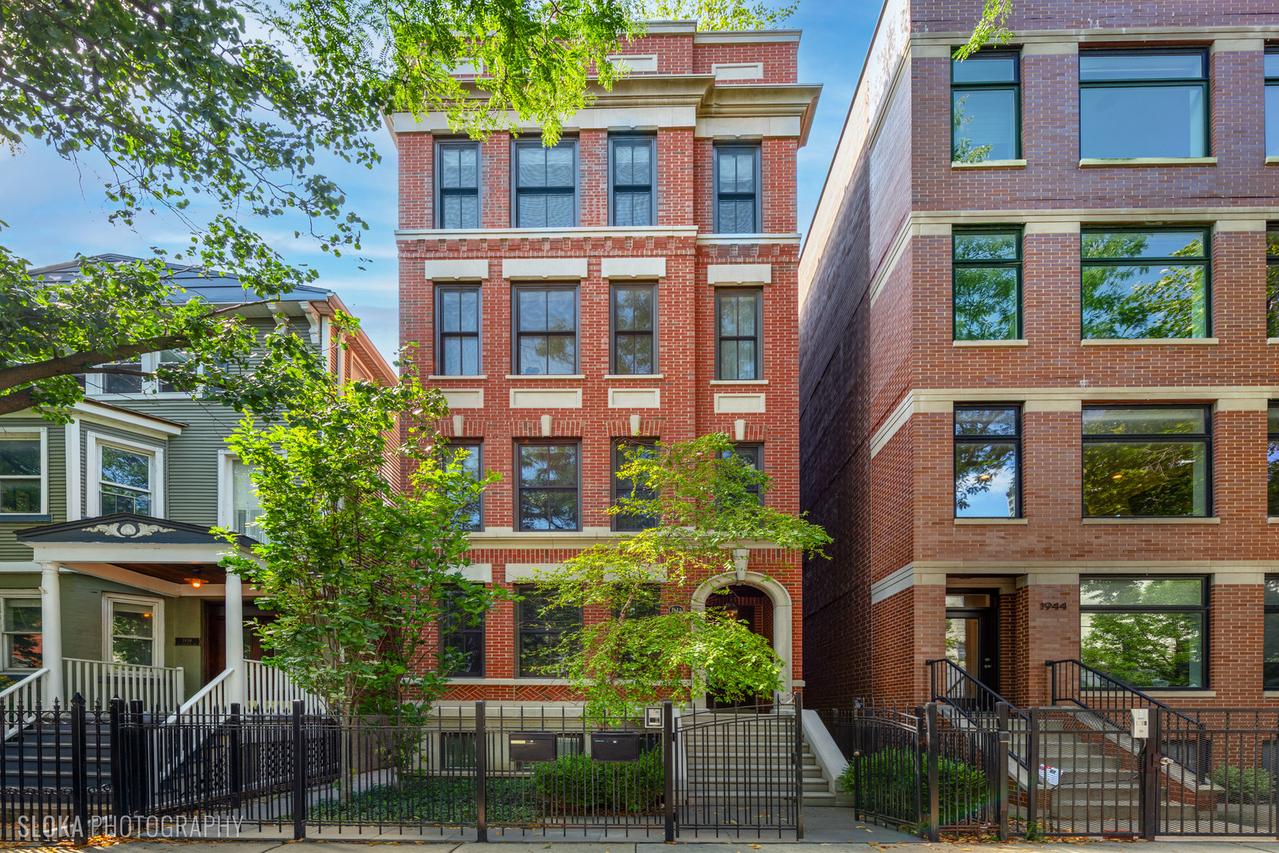 1942 N Sedgwick St. #PH, Chicago, IL 60614