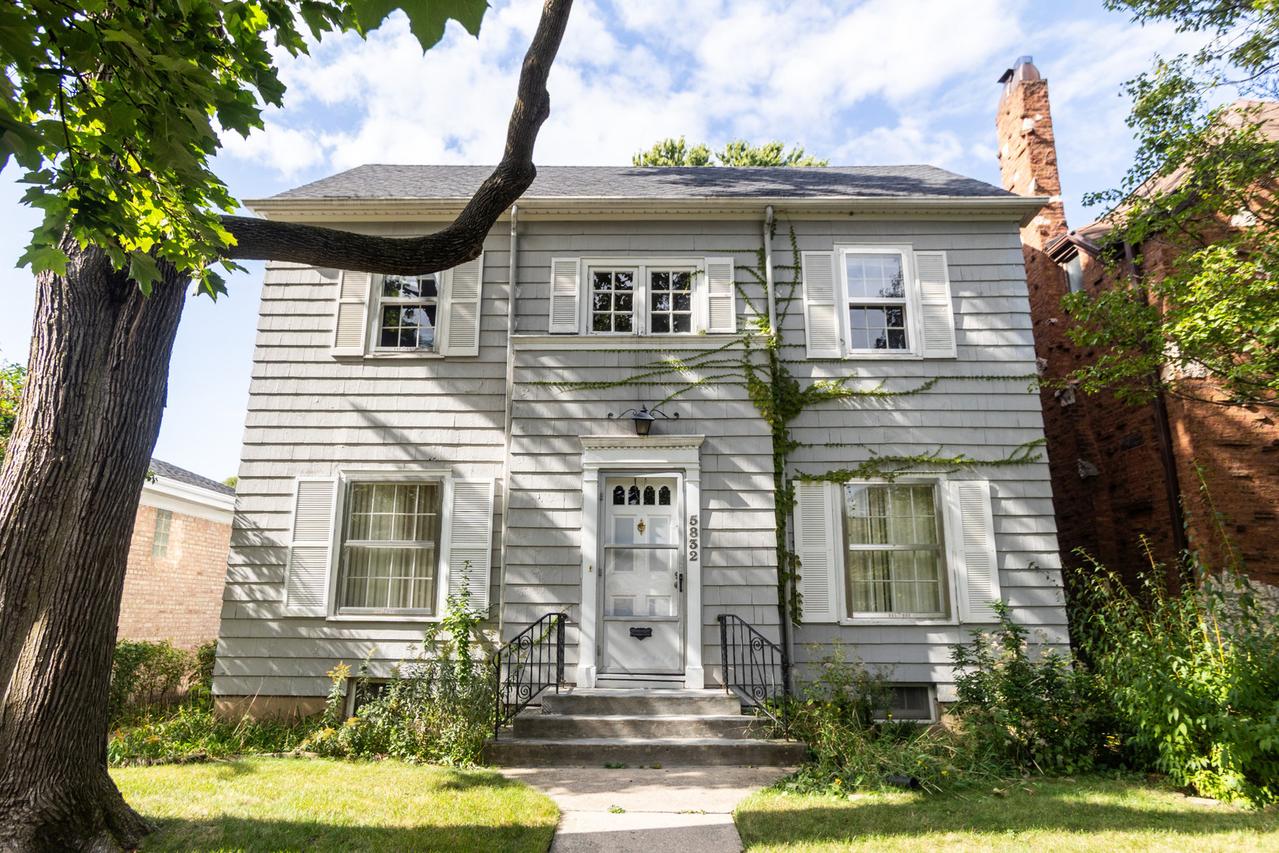 5832 N Kenton Ave., Chicago, IL 60646