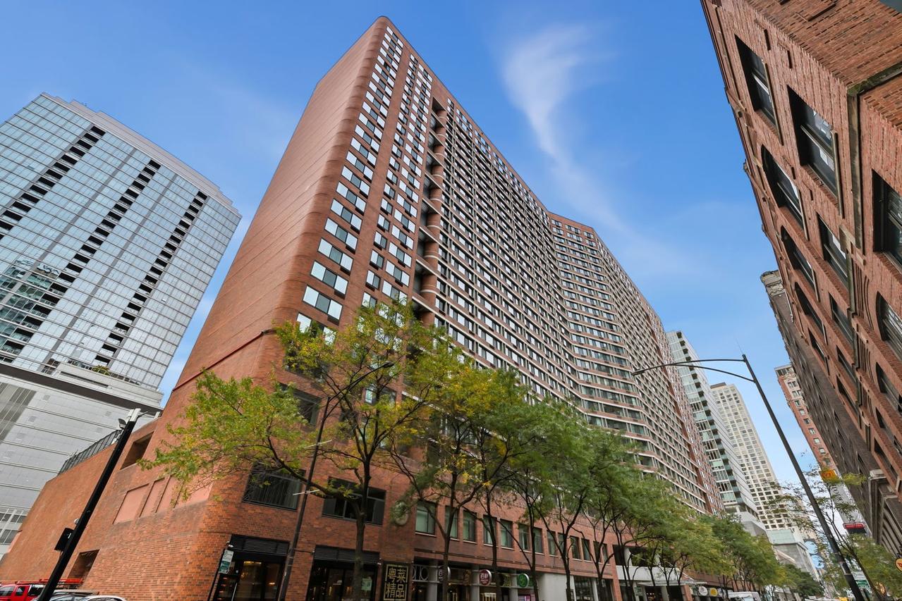 211 E Ohio St. #1215, Chicago, IL 60611