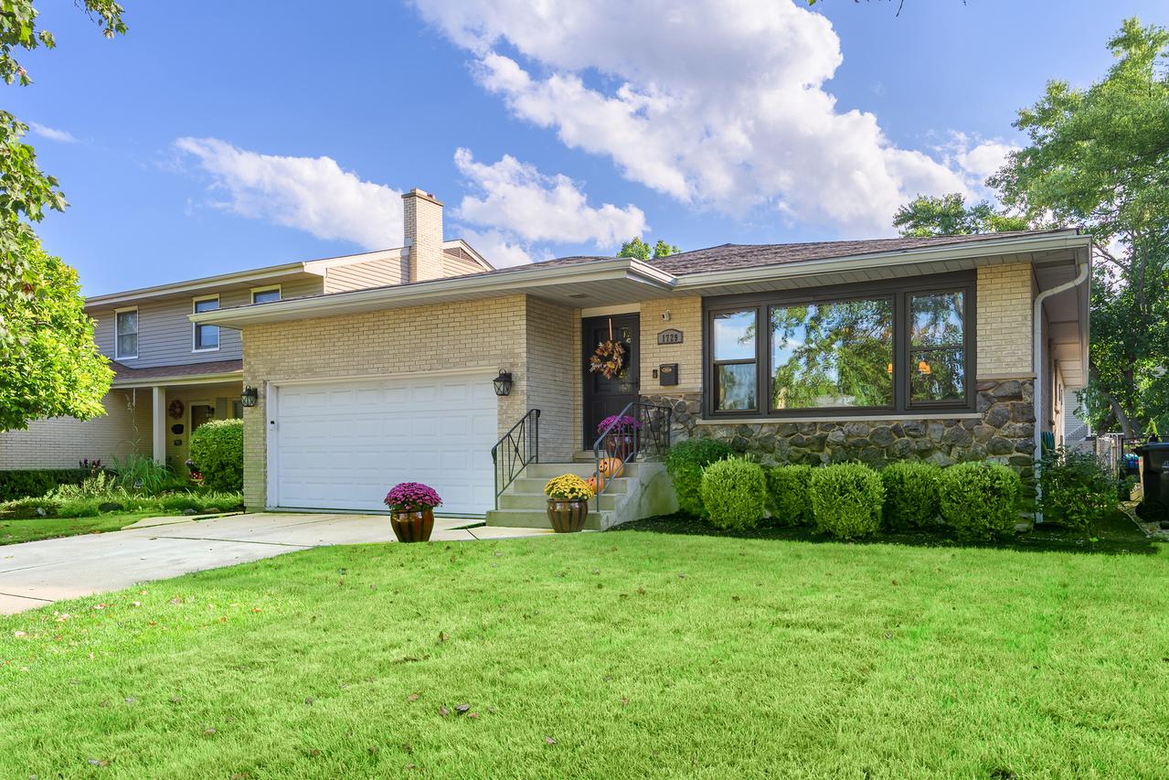1729 Linden Ave., Park Ridge, IL 60068