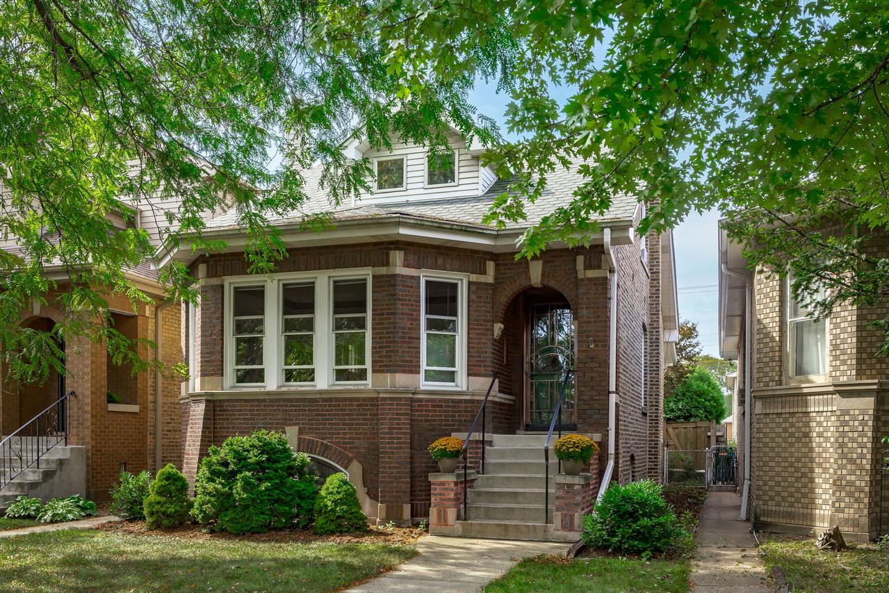 5706 N Moody Ave., Chicago, IL 60646