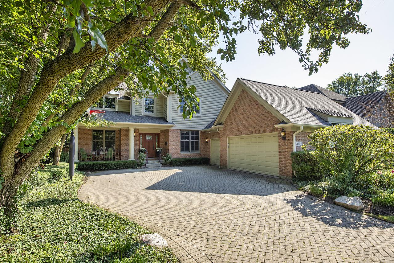 1301 Wendy Dr., Northbrook, IL 60062