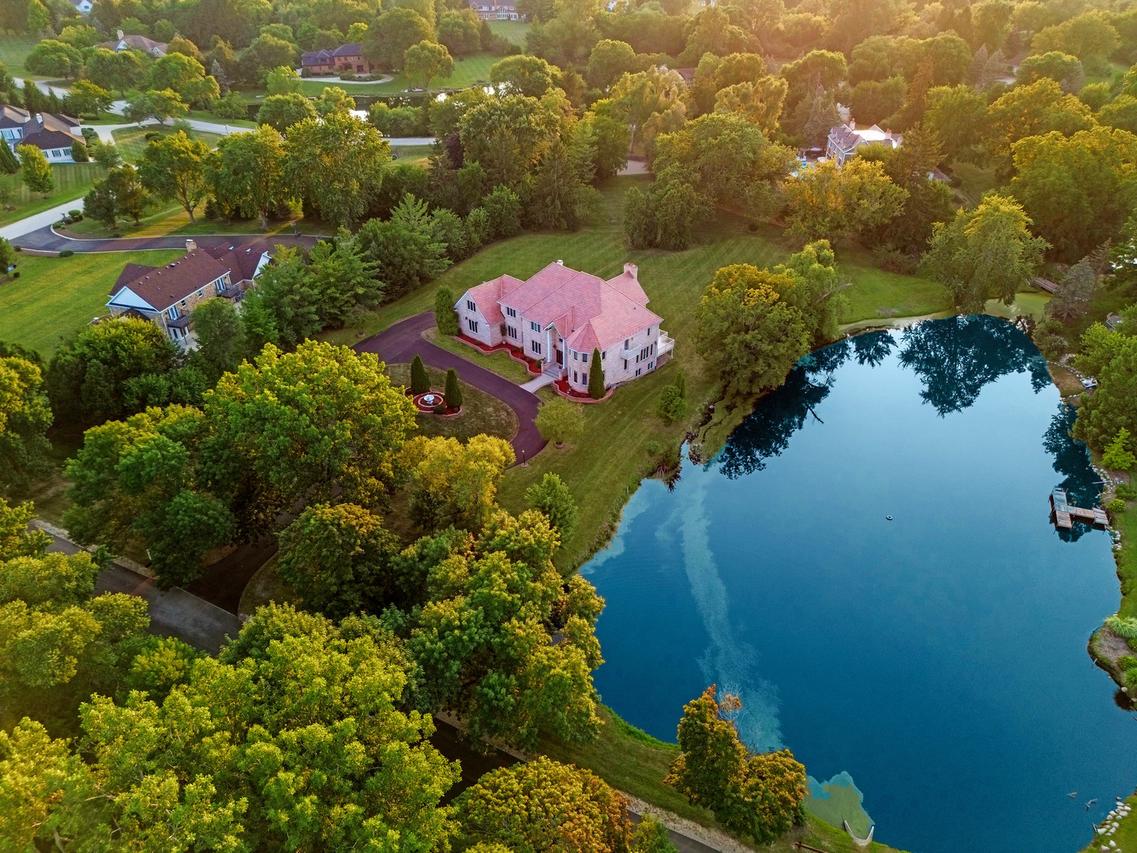 45 Willow Bay Dr., South Barrington, IL 60010