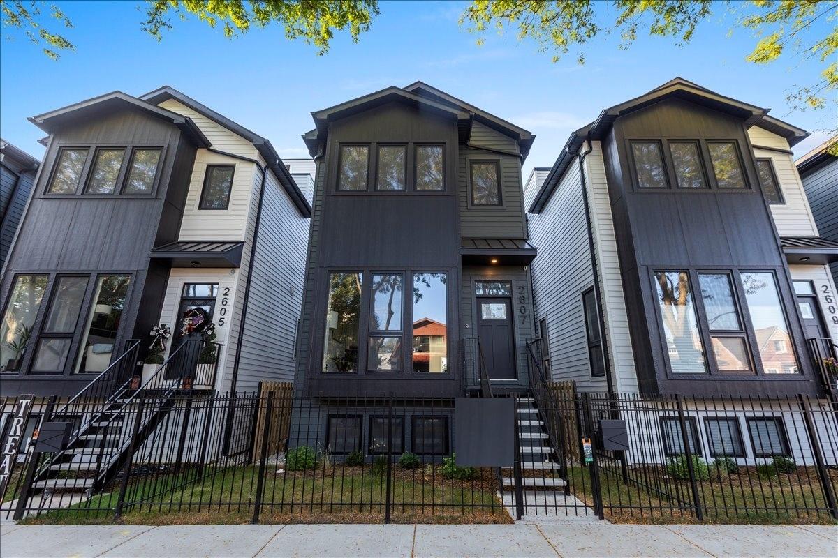 2607 W Carmen Ave., Chicago, IL 60625