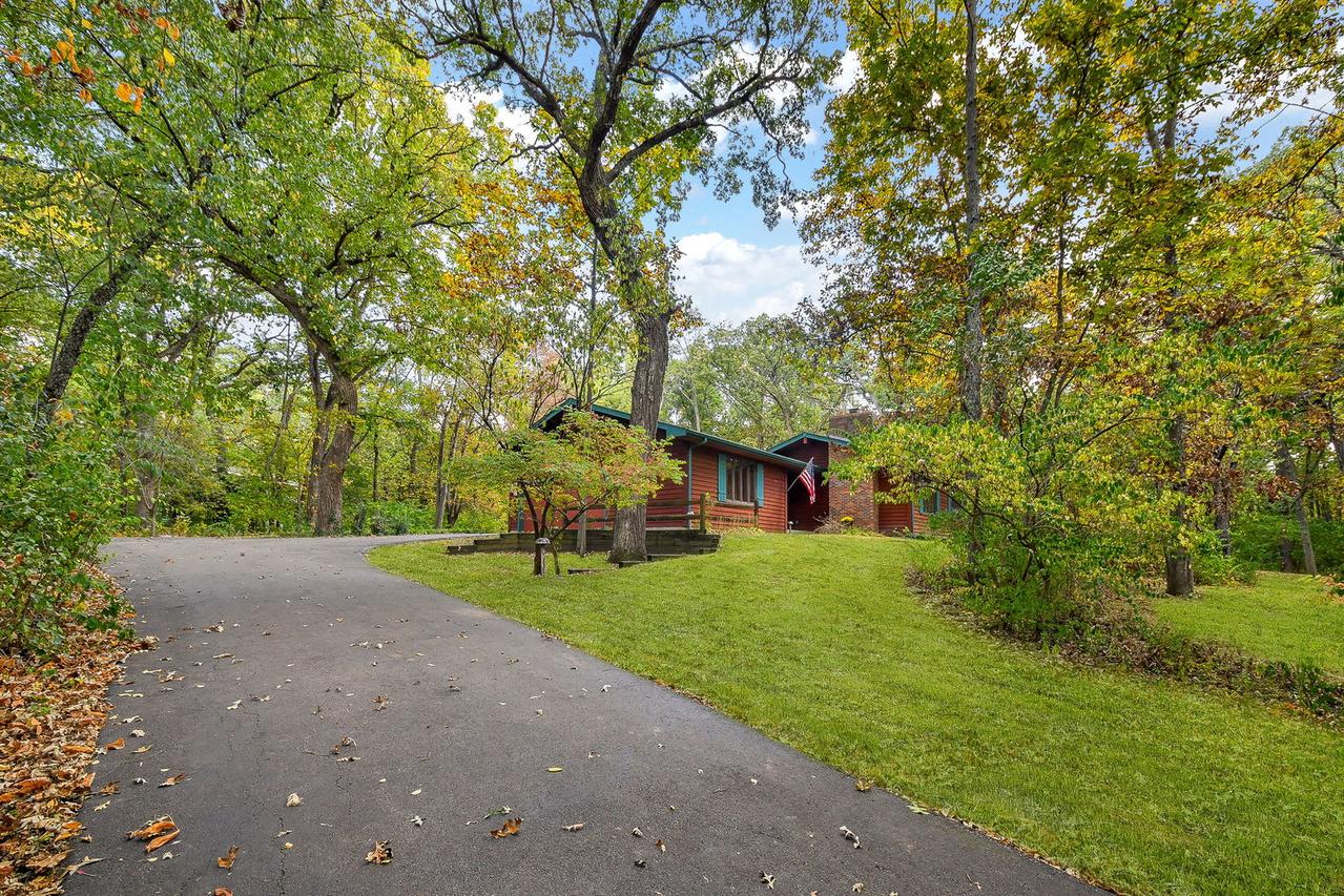 6N347 Old Homestead Rd., St. Charles, IL 60175