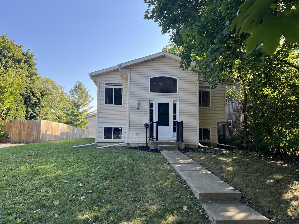 2207 Gabriel Ave., Zion, IL 60099