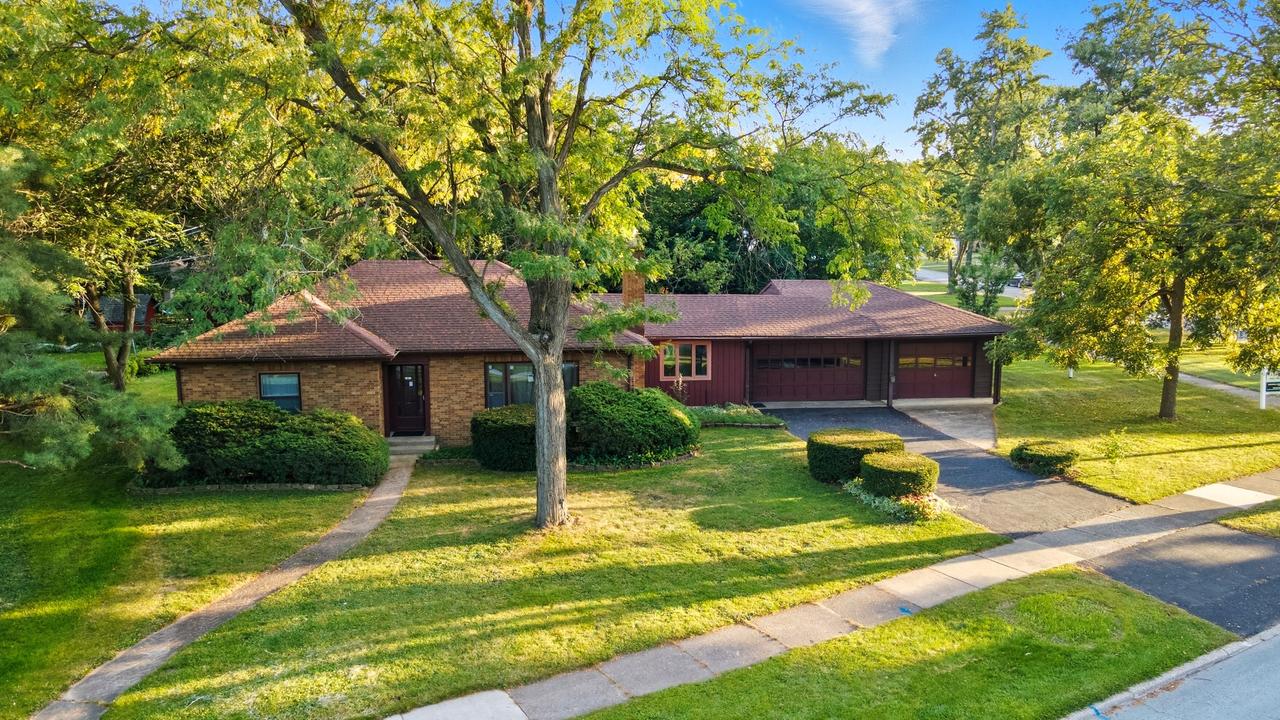 2347 Spruce Rd., Homewood, IL 60430