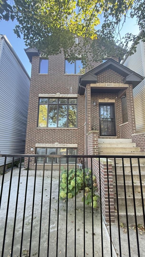 4411 S Wallace St., Chicago, IL 60609