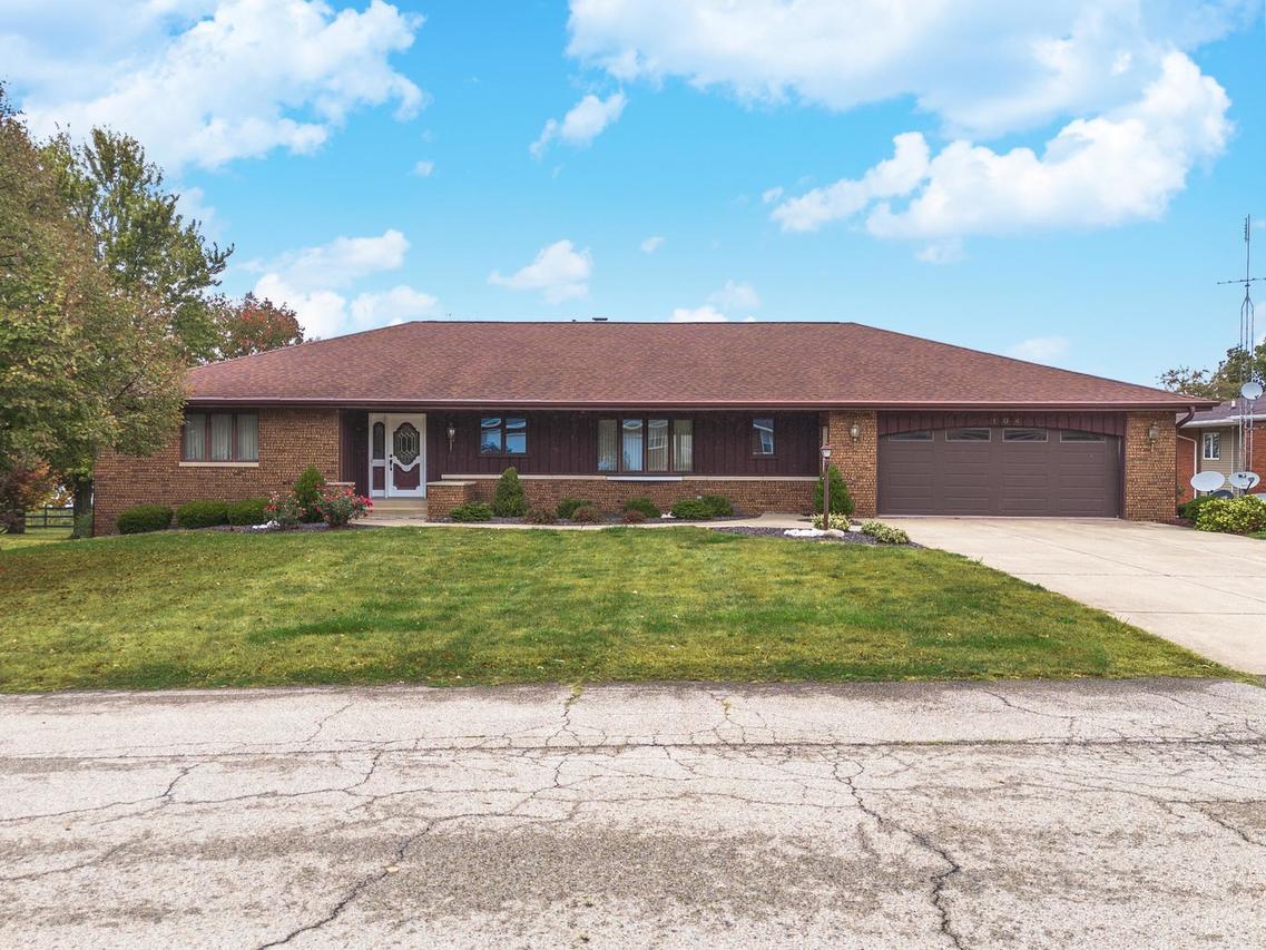 104 Boulder Dr., Gridley, IL 61744