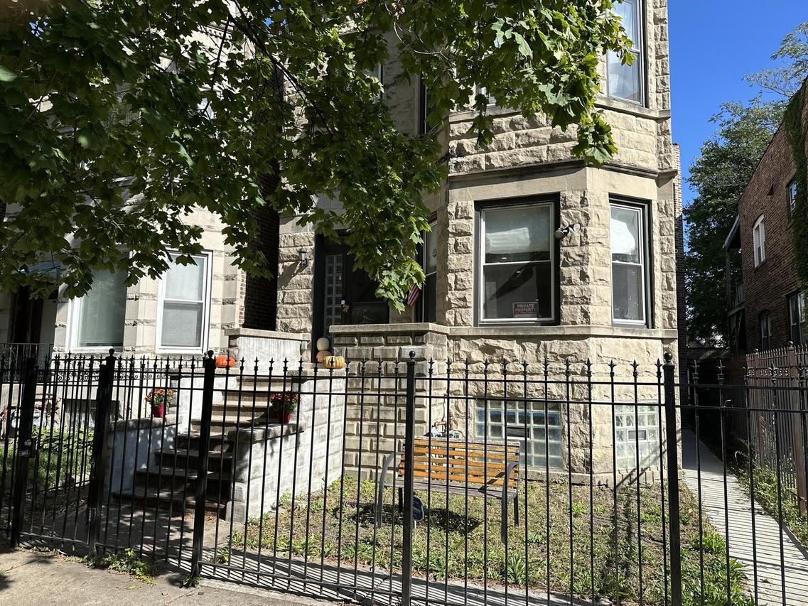 747 S Kenneth Ave., Chicago, IL 60624