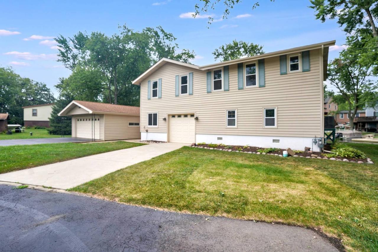 26033 W Catfish Dr., Wilmington, IL 60481