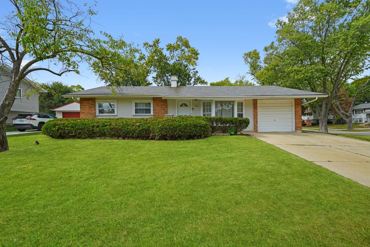 1490 Highland Blvd., Hoffman Estates, IL 60169