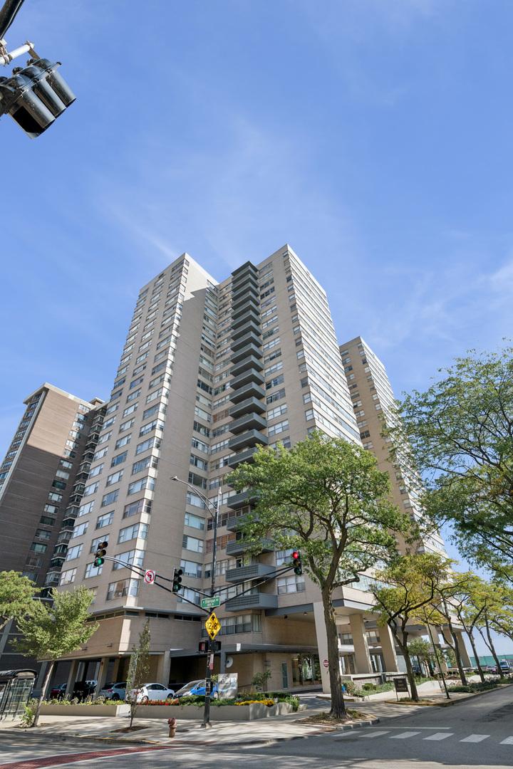 6301 N Sheridan Rd. #14E, Chicago, IL 60660