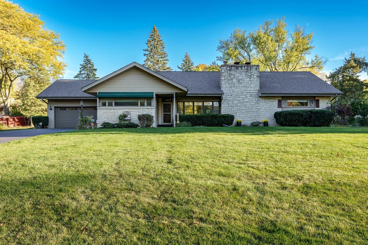 1825 Edgebrook Dr., Rockford, IL 61107