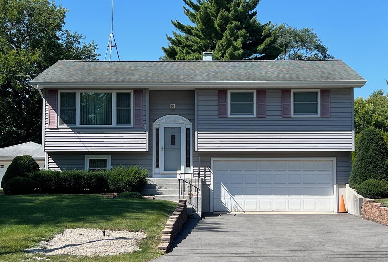 [Address Hidden by Seller], Westmont, IL 60559
