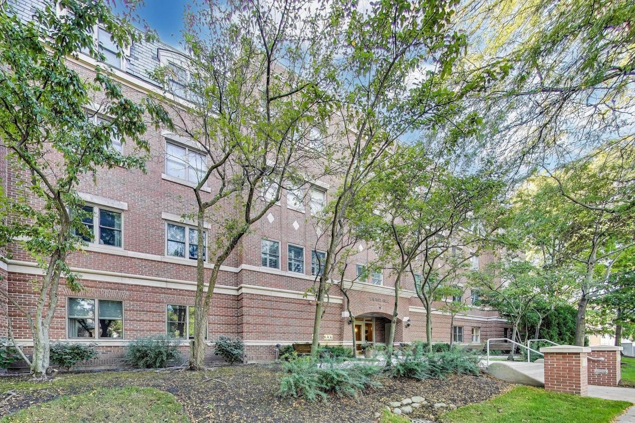 1688 Green Bay Rd. #404, Highland Park, IL 60035