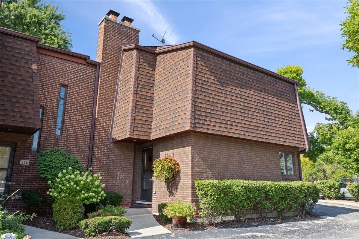 414 S Dee Rd., Park Ridge, IL 60068